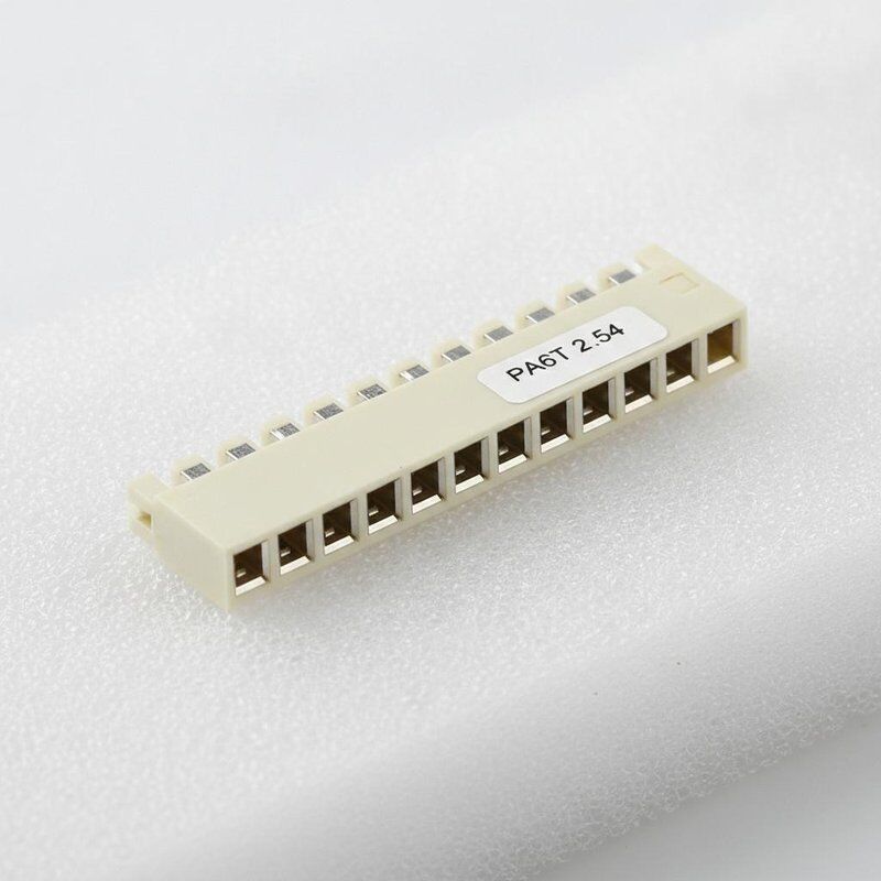 PA6T UL94V-0 Kobieta łącznik głowicy z 2,54 mm Pitch i Brass Gold Flash Kontakt
